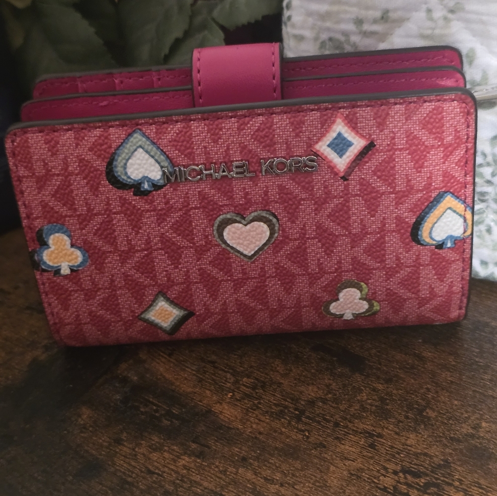 Michael Kors Jet Set Medium Printed Signature Logo Bifold Zip Coin Wallet